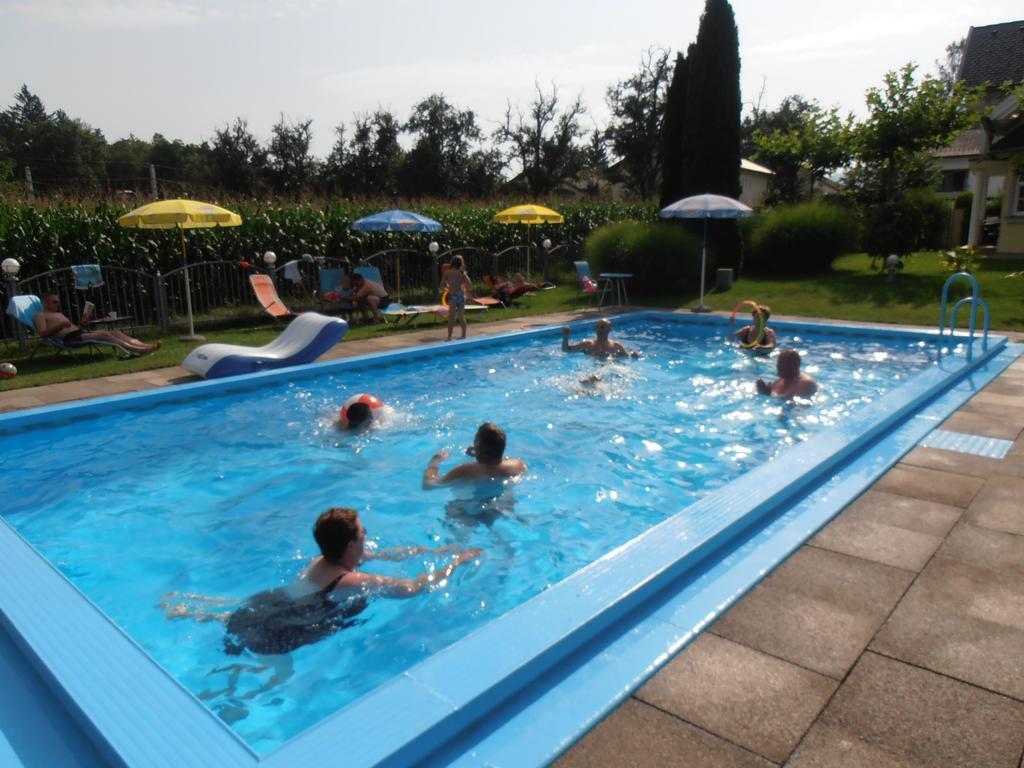 Ferienanlage Seehof Krumpendorf Екстериор снимка