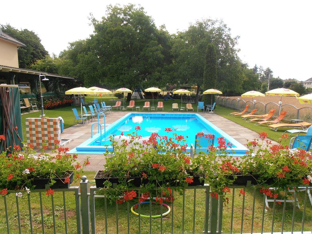 Ferienanlage Seehof Krumpendorf Екстериор снимка