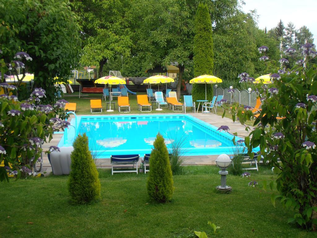 Ferienanlage Seehof Krumpendorf Екстериор снимка